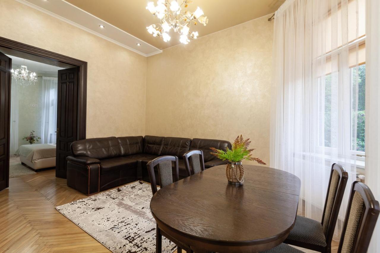 Alfa Apartments Levytskoho Lviv Exterior foto